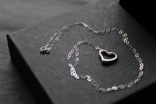 Load image into Gallery viewer, 9ct White Gold Heart pendant and Trace Chain
