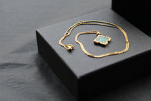 Load image into Gallery viewer, Gold Vermeil Vintage Flower Necklace with Malachite
