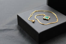 Load image into Gallery viewer, Gold Vermeil Vintage Flower Necklace with Malachite
