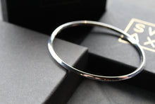 Load image into Gallery viewer, Large Tapered Hollow Slave Bangle
