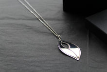 Load image into Gallery viewer, Laurel Leaf Necklace
