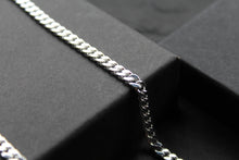 Load image into Gallery viewer, Silver Flat Open Curb Chain
