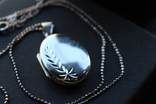 Load image into Gallery viewer, Silver Oval Locket
