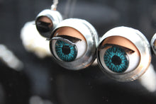 Load image into Gallery viewer, Spiders Eye Necklace
