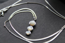 Load image into Gallery viewer, White Mother of Pearl Trio Necklace
