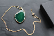 Load image into Gallery viewer, Green Agate Crystal Long Length Gold Tone Necklace
