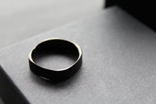 Load image into Gallery viewer, Tungsten Square Profile Ring
